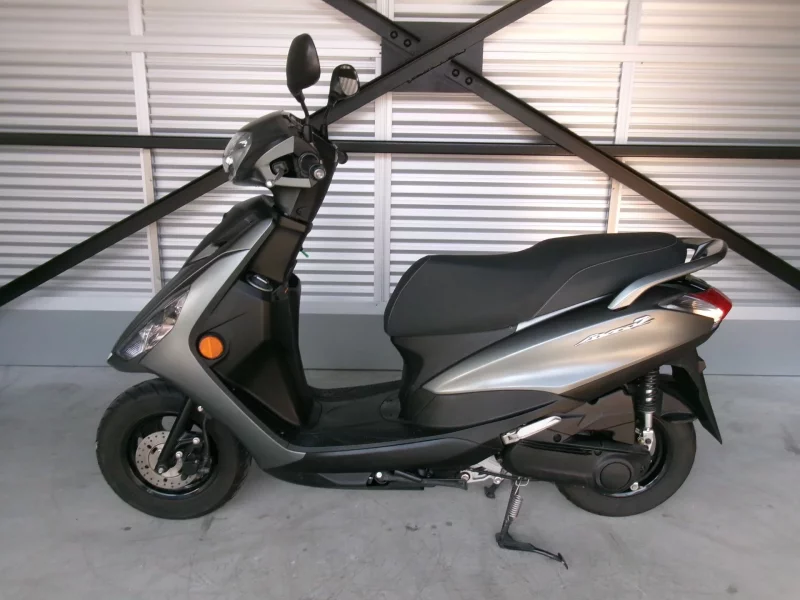 Yamaha AXIS Z