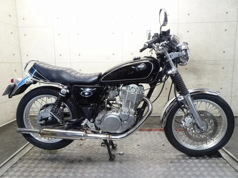 Yamaha SR400-1
