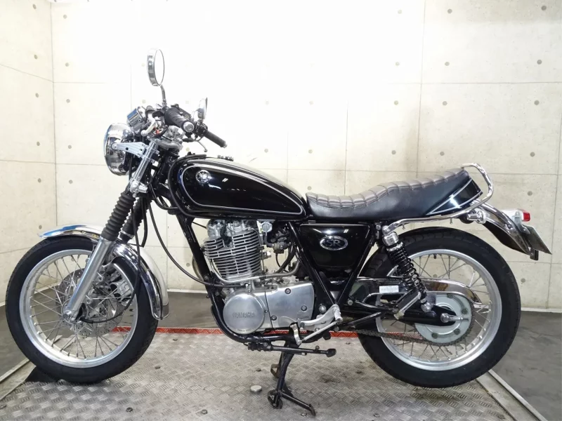 Yamaha SR400-1