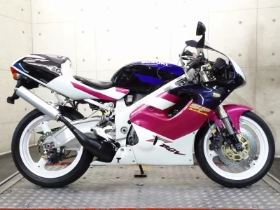 Suzuki RGV250