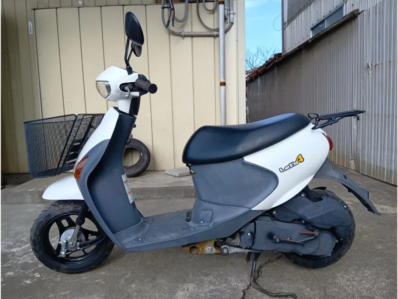 Suzuki LET S4