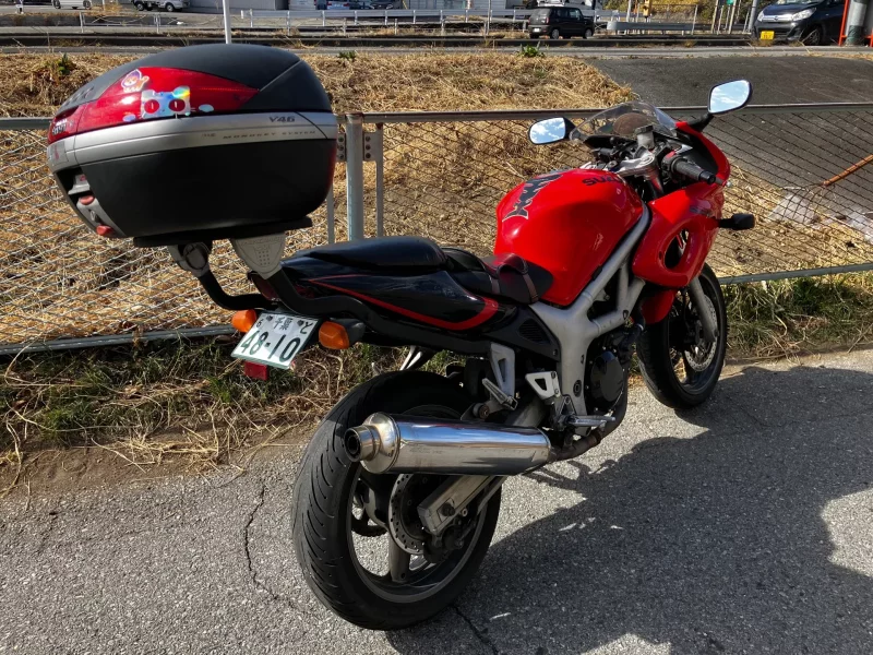 Suzuki SV400S