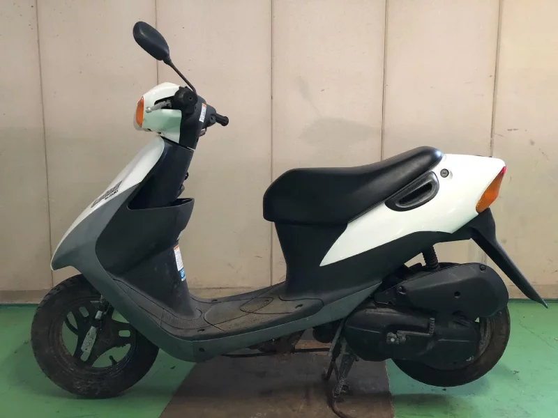 Suzuki LET S2