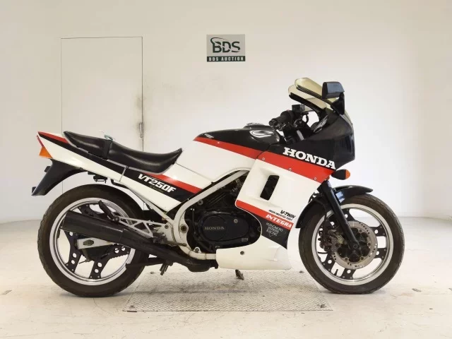 Honda VT250 INTEGRA