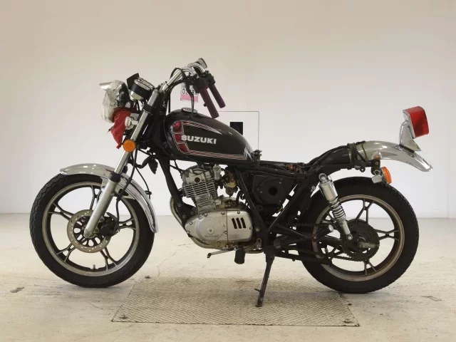 Suzuki GN125H