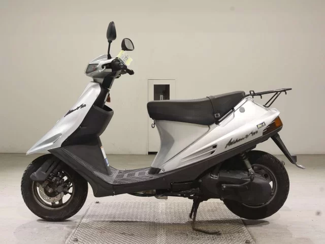 Suzuki ADDRESS V100