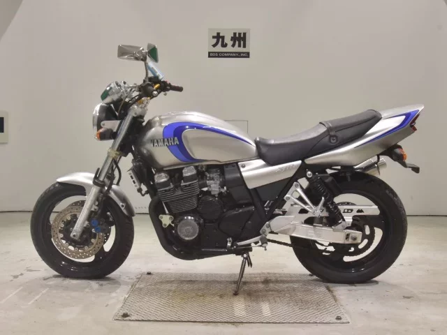 Yamaha XJR400R-3