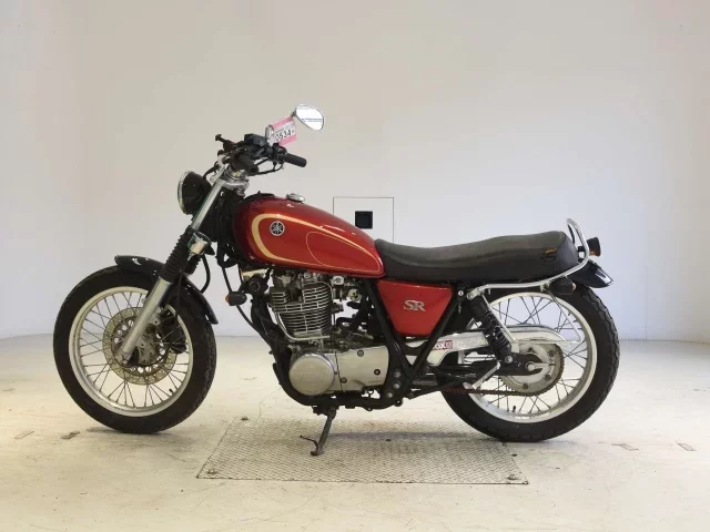 Yamaha SR400-4