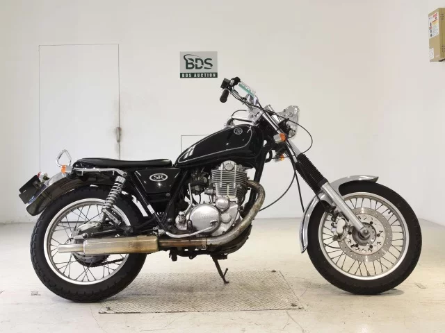 Yamaha SR400-3