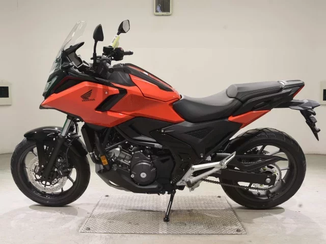 Honda NC750XD-3