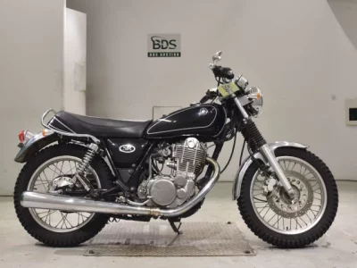 Yamaha SR400-3