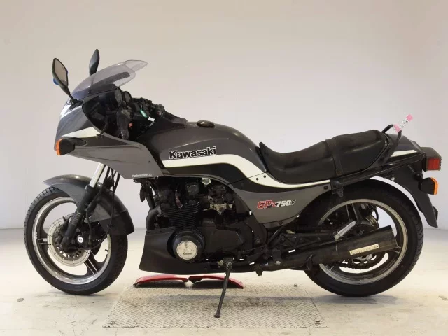 Kawasaki GPZ750