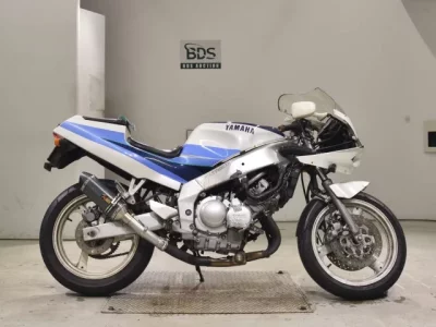 Yamaha FZR250R-1
