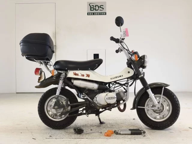 Suzuki RV75