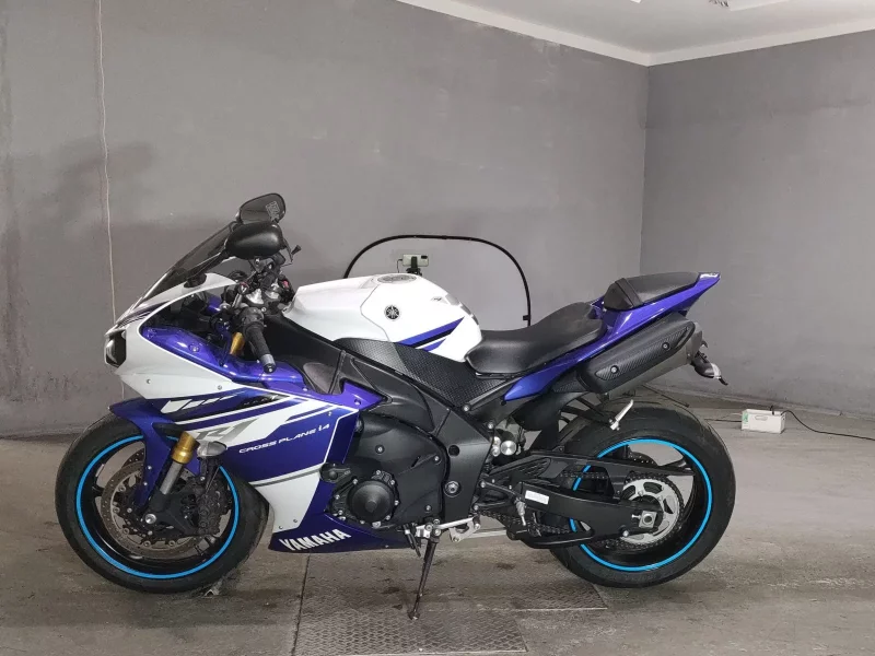 Yamaha YZF-R1
