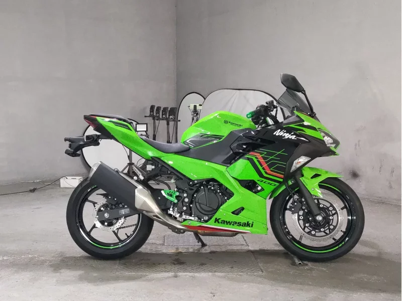 Kawasaki NINJA400 лот № 7172 оценка 4.5  с аукциона в Японии