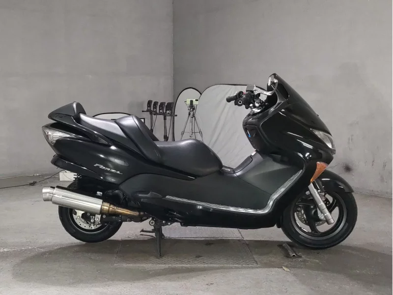 Honda FORZA Z лот № 7330 оценка 4  с аукциона в Японии