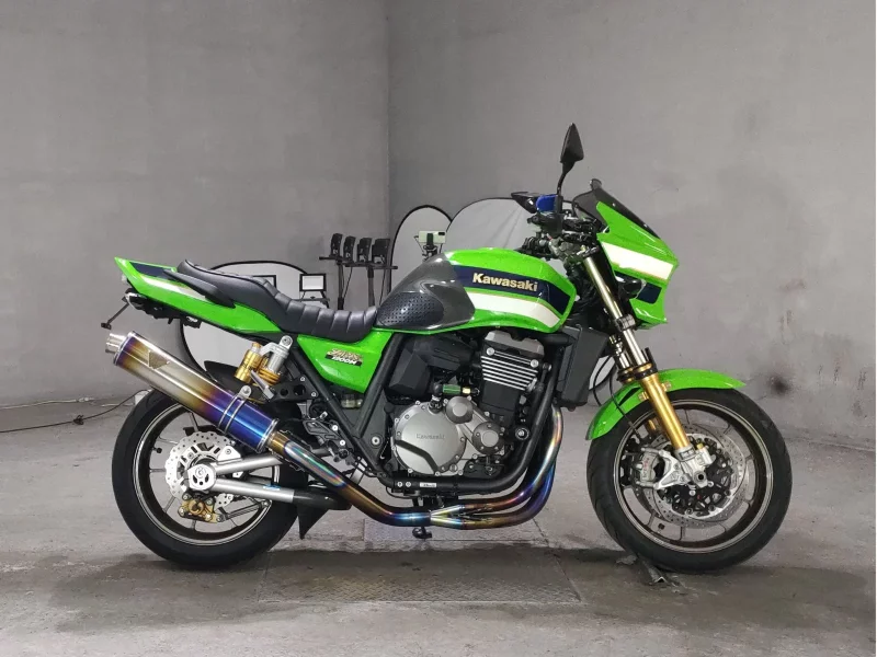 Kawasaki ZRX1200 лот № 8330 оценка 4  с аукциона в Японии