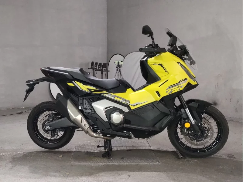 Honda X-ADV лот № 8452 оценка 6  с аукциона в Японии