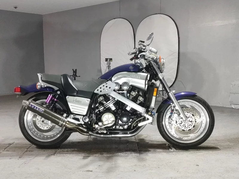 Yamaha V-MAX лот № 3042 оценка 4  с аукциона в Японии