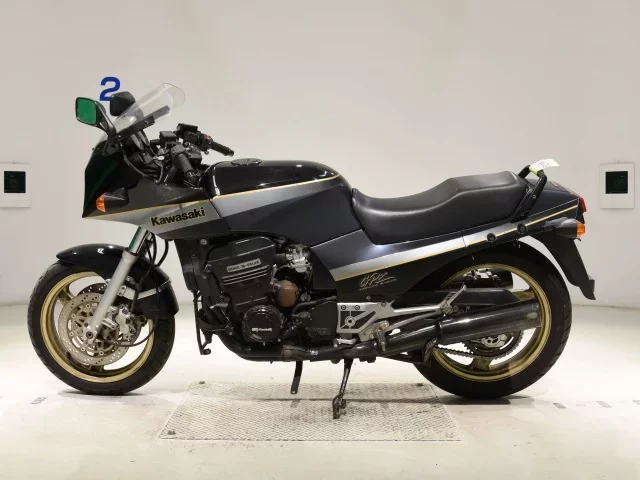 Kawasaki GPZ900R