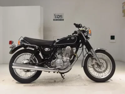 Yamaha SR400-3