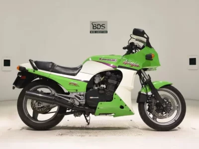 Kawasaki GPZ900R