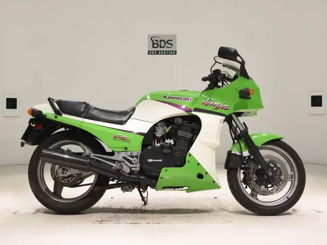 Kawasaki GPZ900R
