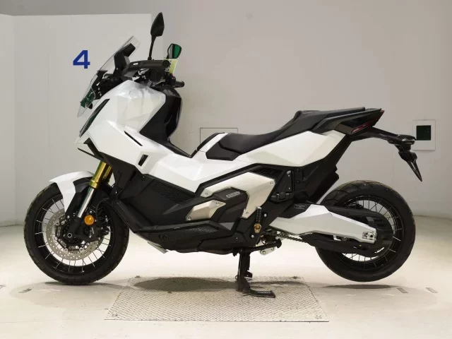 Honda X-ADV750-2