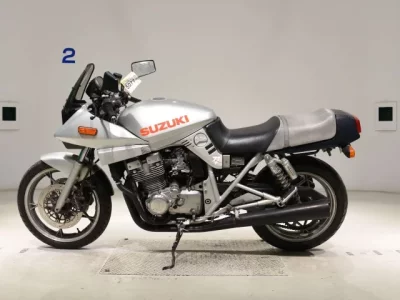 Suzuki GSX400S KATANA