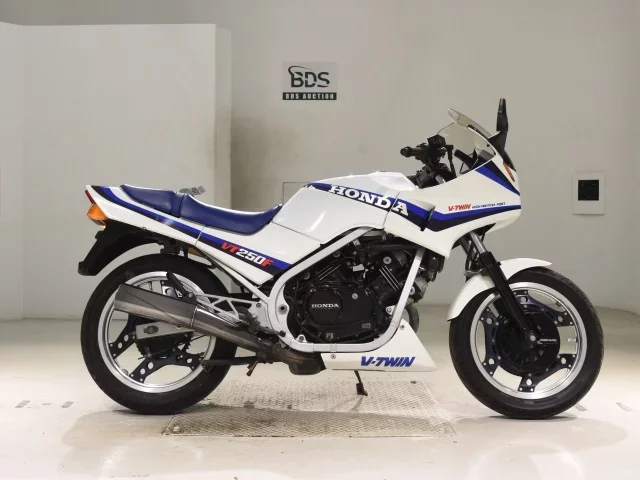 Honda VT250F