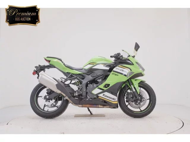 Kawasaki ZX-4RR лот № 7524 оценка 7  с аукциона в Японии