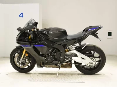 Yamaha YZF-R1M