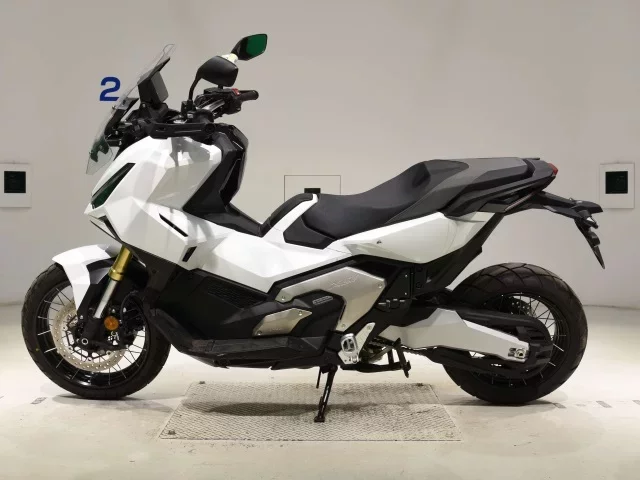 Honda X-ADV750-2