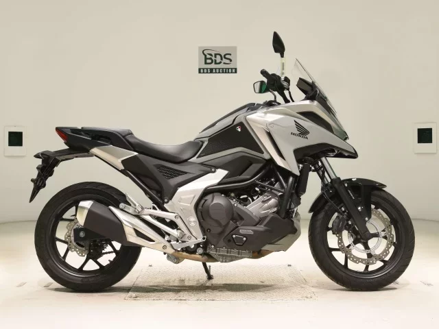 Honda NC750XD-3