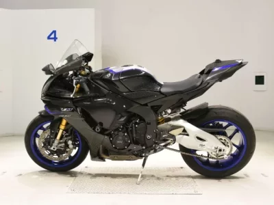 Yamaha YZF-R1M