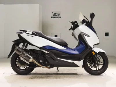 Honda FORZA -4