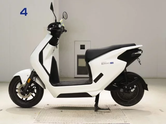 Honda EM1E: