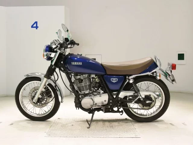 Yamaha SR400-5