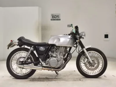 Yamaha SR400-3
