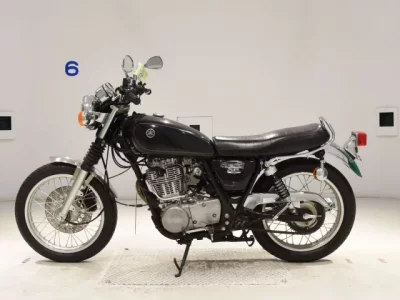 Yamaha SR400-4