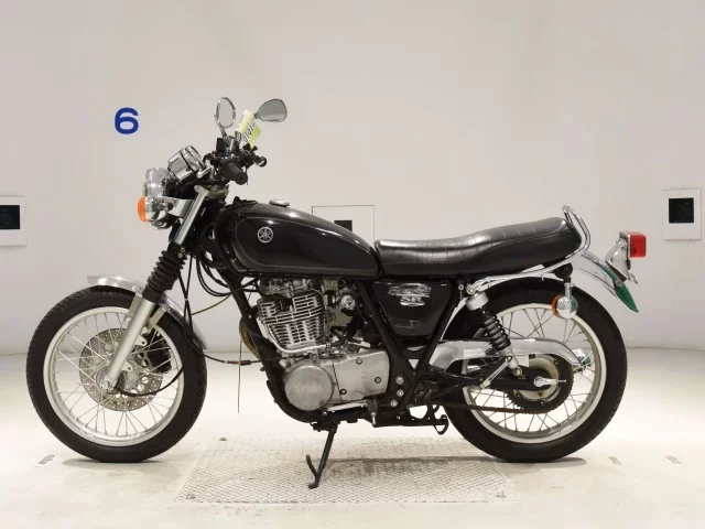 Yamaha SR400-4