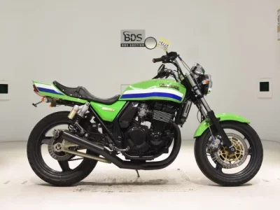 Kawasaki ZRX400