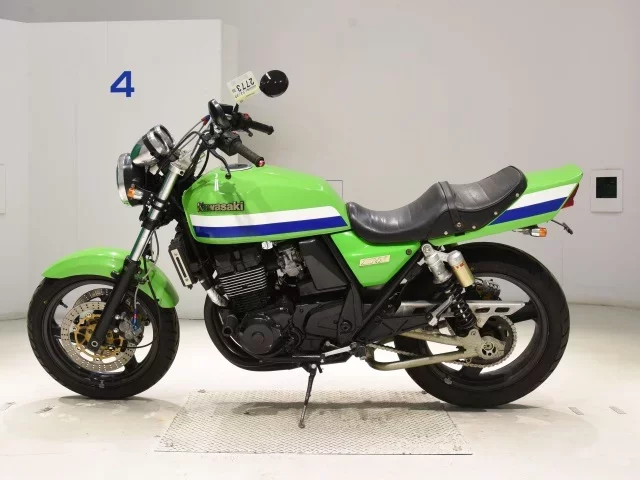 Kawasaki ZRX400