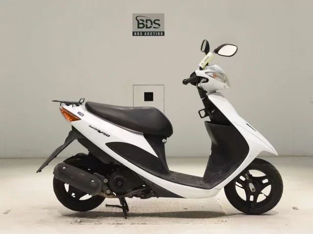 Suzuki ADDRESS V50-3