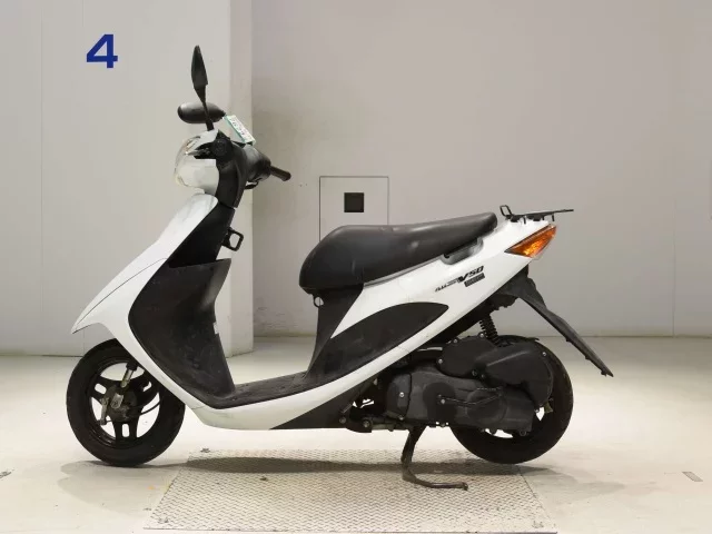 Suzuki ADDRESS V50-3