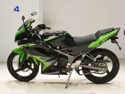 Kawasaki NINJA150RR
