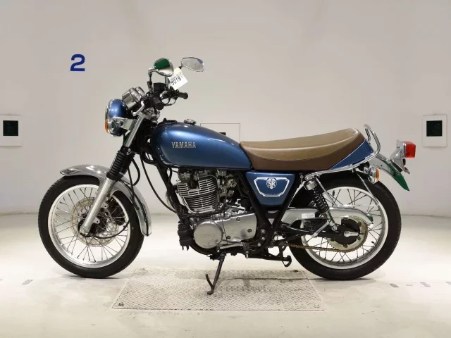 Yamaha SR400-5
