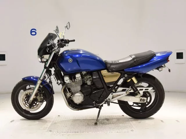 Yamaha XJR400