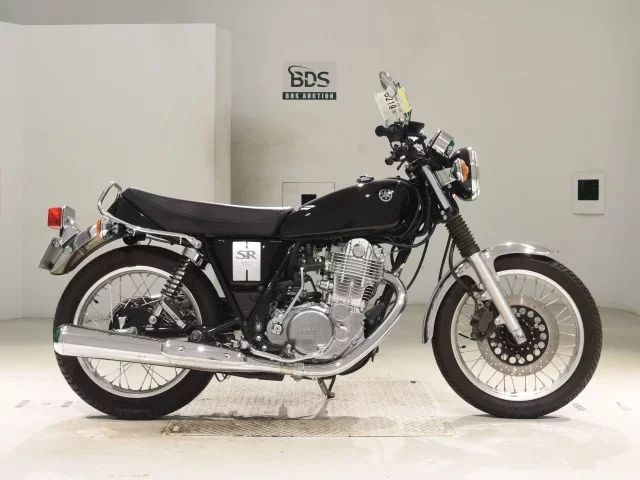 Yamaha SR400-5